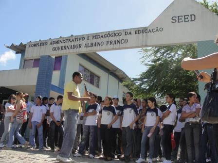 Alunos da rede estadual de Itabaiana e Campo do Brito protestam em frente a SEED alunos_campodobrito