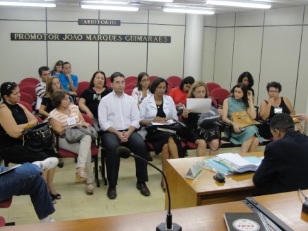 Sintese discute falta de professores com SEED e Ministério Público audiencia7_10_10
