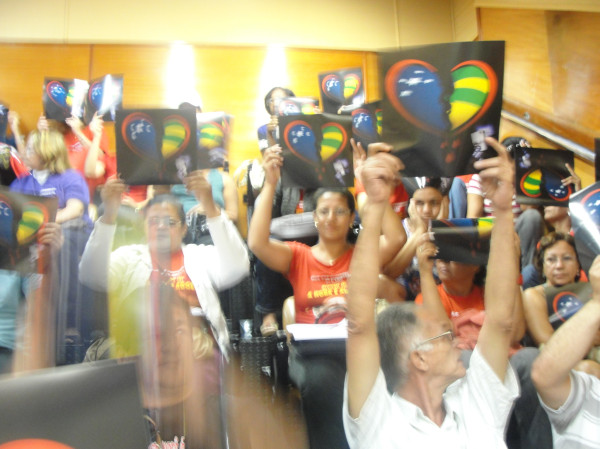Ação coletiva de professores chama atenção 317628792