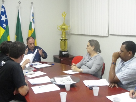 Direção questiona Compromissão de Gestão