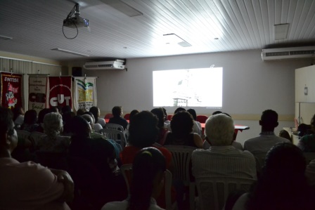O filme conta como os Estados Unidos influenciou diretamente o golpe de estado no Brasil, em 1964