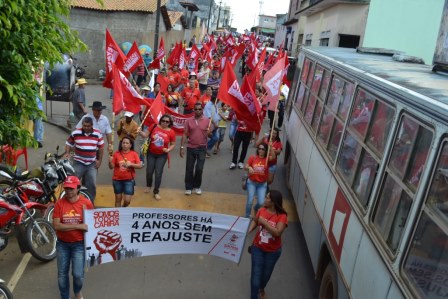 Com o corte nos salários, diversos professores não receberam nada