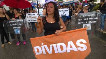 No último ato (09/09) os professores denunciam a situação No último ato (09/09) os professores denunciam a situação