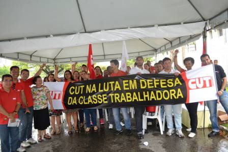 Na próxima terça, 11, a CUT puxará ato para exigir apreciação e aprovação da Lei de Transparência no estado de Sergipe. O ato será em frente à Assembleia Legislativa, às 9h Na próxima terça, 11, a CUT puxará ato para exigir apreciação e aprovação da Lei de Transparência no estado de Sergipe. O ato será em frente à Assembleia Legislativa, às 9h