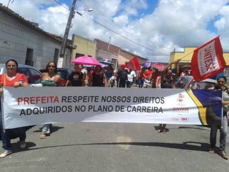 Não é a primeira vez que os educadores paralisam atividades para garantir direitos Não é a primeira vez que os educadores paralisam atividades para garantir direitos