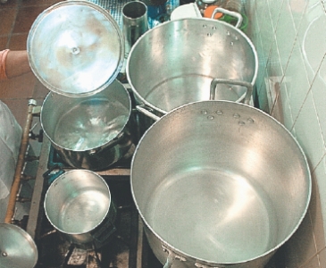 Prefeitura de Estância tenta culpar CAE por atraso na licitação da alimentação escolar, mesmo tendo adiado o processo por mais de 30 dias