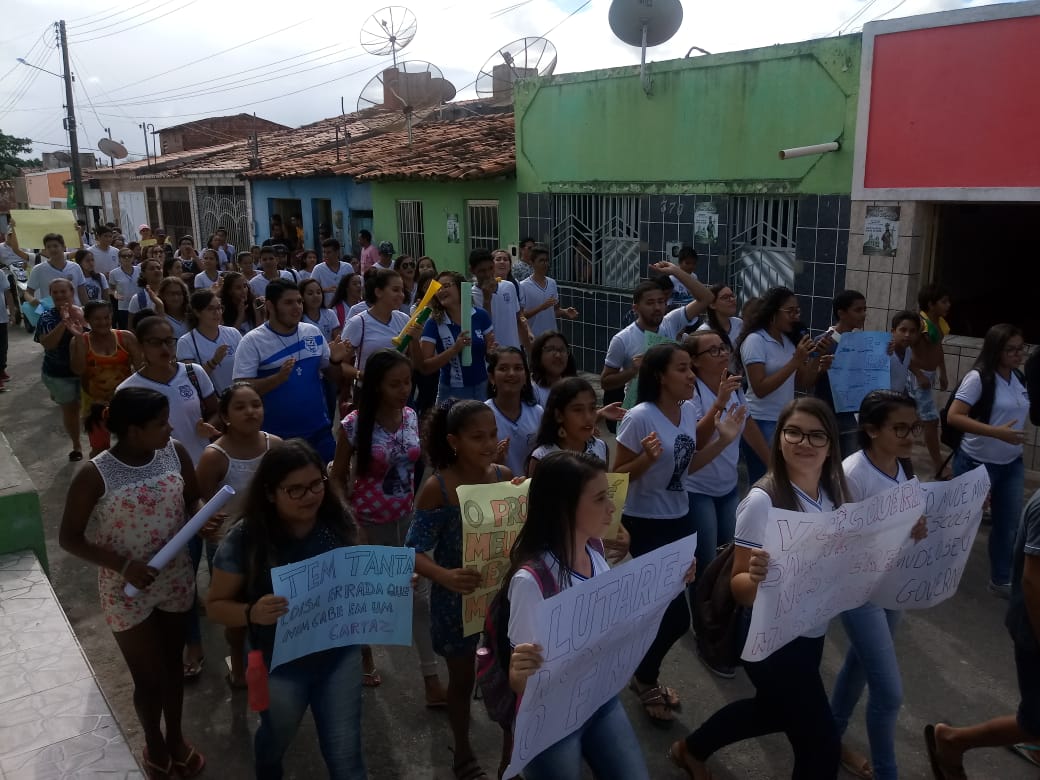 ato_estudantes_cemanueldantas_18jun18