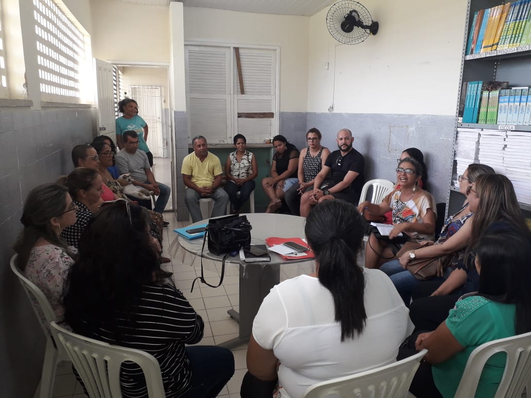 Em reunião com a DEA, comunidade consegue reverter fechamento da Escola Em reunião com a DEA, comunidade consegue reverter fechamento da Escola