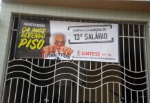 Professoras e professores de Carira em campanha por direitos