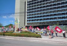 Ato no Palácio de Despachos: aposentadas e aposentados não aguentam mais sofrer desconto de 14%