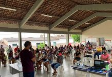 Professores e professoras debatem Reforma do Ensino Médio com comunidade escolar