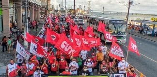 18AGO: Em defesa do serviço público, trabalhadores lotam ruas do Centro de Aracaju