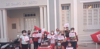 Professores e professoras da região Agreste fazem atos para homenagear o magistério e cobrar direitos