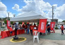 Professores e professoras de Riachuelo fazem vigília em frente à prefeitura e cobram audiência