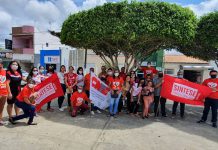 Professores de Feira Nova fazem vigília e cobram revisão do piso