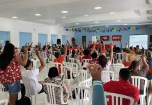 Professoras e professores aprovam encaminhamentos de luta pelos direitos do magistério