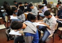 Especialistas defendem movimentação popular para revogar novo ensino médio