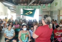 Poço Redondo: mães, pais e responsáveis lutam pela matrícula de suas crianças na Escola Estadual Teotônio Alves China
