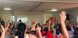 Magistério púbico municipal de Lagarto rejeita proposta da gestão e ocupa prefeitura