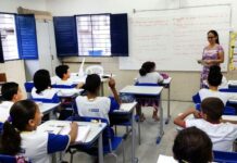 Lei que obriga ensino de história e cultura africana completa duas décadas e sem avanços sob Temer e Bolsonaro
