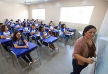 Usar gratificação para atingir valor do Piso para trabalhadores e trabalhadoras da educação é ilegal