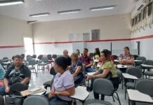 Professores e professoras de quatro cidades do Agreste lutam contra o fim de turmas dos ensinos fundamental e médio