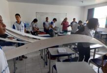 Forro de PVC cai em sala de aula e assusta professores e estudantes em escola municipal de Pedra Mole
