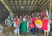 Vitória da luta: professoras e professores aposentados de Ilha das Flores conquistam atualização do piso