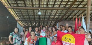 Vitória da luta: professoras e professores aposentados de Ilha das Flores conquistam atualização do piso