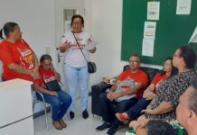 Magistério de Carmópolis ocupa prefeitura em busca de audiência