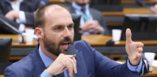 Manifestações deploráveis e criminosas de Eduardo Bolsonaro contra professores/as precisam ser apuradas e condenadas