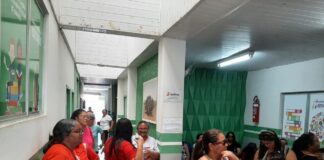 Professoras e professores de Canindé de São Francisco ocupam a Secretaria Municipal de Educação