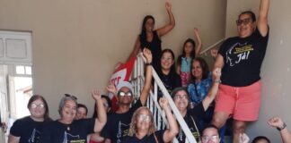 Magistério faz ato em frente à Prefeitura de Neópolis