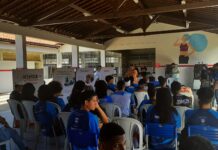 Exposição de Ofenísia Freire está em escola que leva o nome da professora