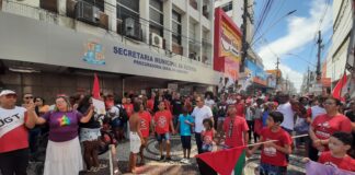 Ato em defesa da democracia ocupou as ruas do Centro de Aracaju