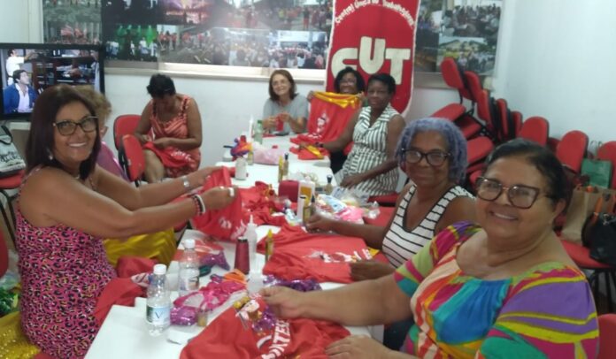 2024 02 01 aposentadas camisetas 01
