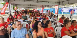 No primeiro dia de paralisação da Rede Estadual, professoras/es tomam a porta da Seduc e quarta-feira tem mais luta