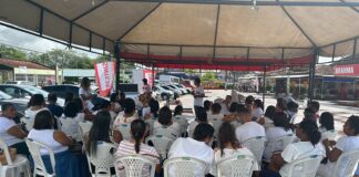 Itaporanga: professores fazem ato na Secretaria de Educação