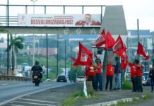 Em primeiro dia de paralisação, professoras professores fazem intervenções na entrada da cidade e ato em frente a Alese