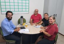 Dores: SINTESE se reúne com secretário de Educação
