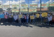 Estudantes do C.E. Leonor Teles fazem ato para exigir reforma da unidade de ensino e instalação de ar-condicionados