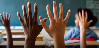 Rede estadual: magistério unido na defesa da autonomia das escolas na construção de suas matrizes curriculares do Ensino Médio