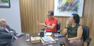 Secretário de Estado da Educação quer impor suas vontades à frente das necessidades das comunidades escolares